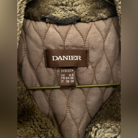 Brown Suede leather jacket - Picture 2 of 3